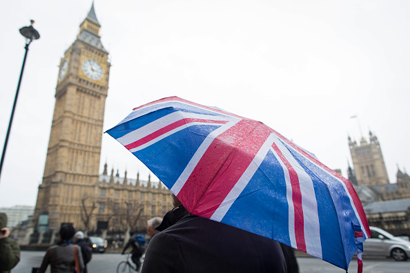 為應(yīng)對(duì)難民危機(jī) 英國(guó)將支出GDP的0.7%投入援助