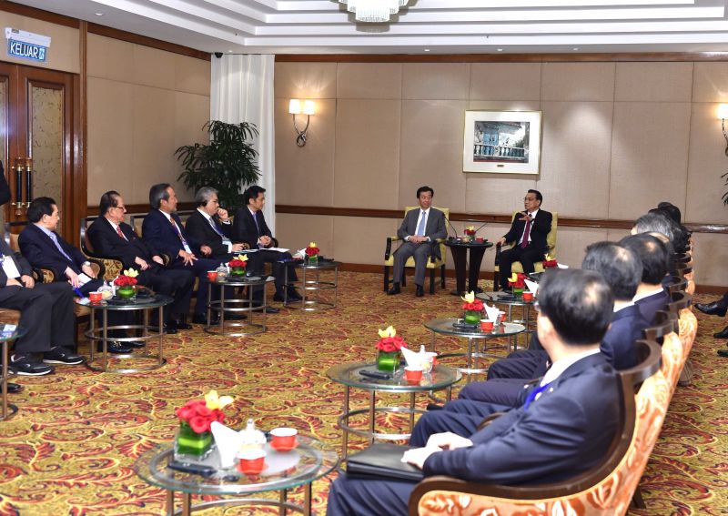 李克強馬來西亞談“雙創(chuàng)”:大企業(yè)與中小企業(yè)協同促進是時代發(fā)展需要