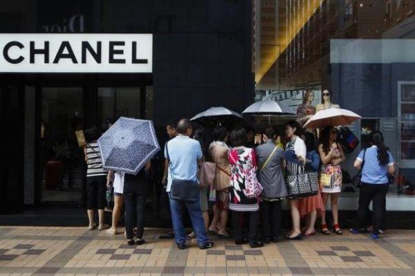 外媒：內(nèi)地赴港游客大幅減少 香港或遭旅游“寒冬”