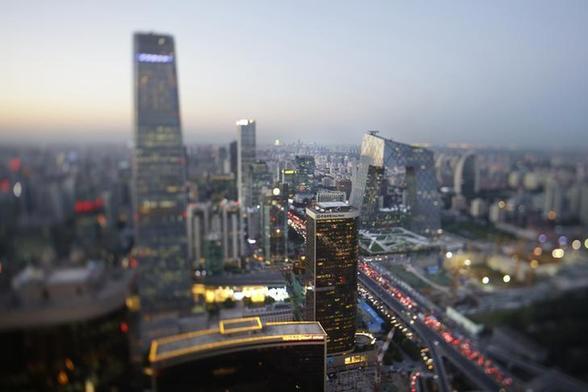 專家：中國(guó)經(jīng)濟(jì)有望進(jìn)入中高速平穩(wěn)增長(zhǎng)軌道