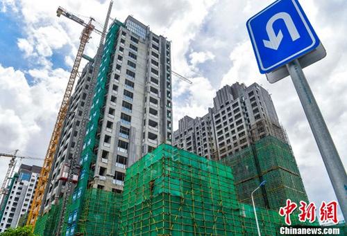 資料圖：?？趪?guó)興大道附近的在建商品房項(xiàng)目。<a target=&apos;_blank&apos; href=&apos;http://www.chinanews.com/&apos; _fcksavedurl=&apos;http://www.chinanews.com/&apos;></table><p align=