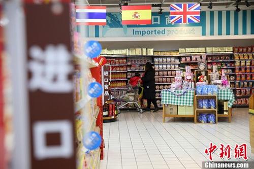 月收入超2萬中國家庭均買過進(jìn)口商品 化妝品最受青睞